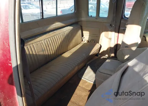 1990 Ford F250 from USA, damaged, VIN 1FTHX25M4LKA38118